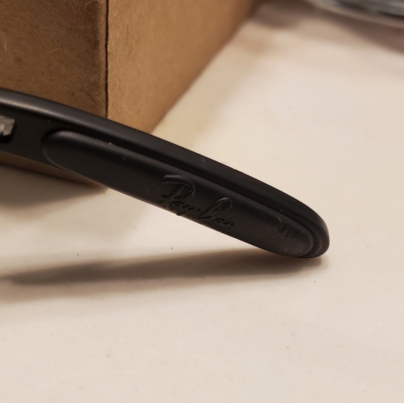 RAY BAN Grey Polarized Reflective Lenses - Picture 7 of 14